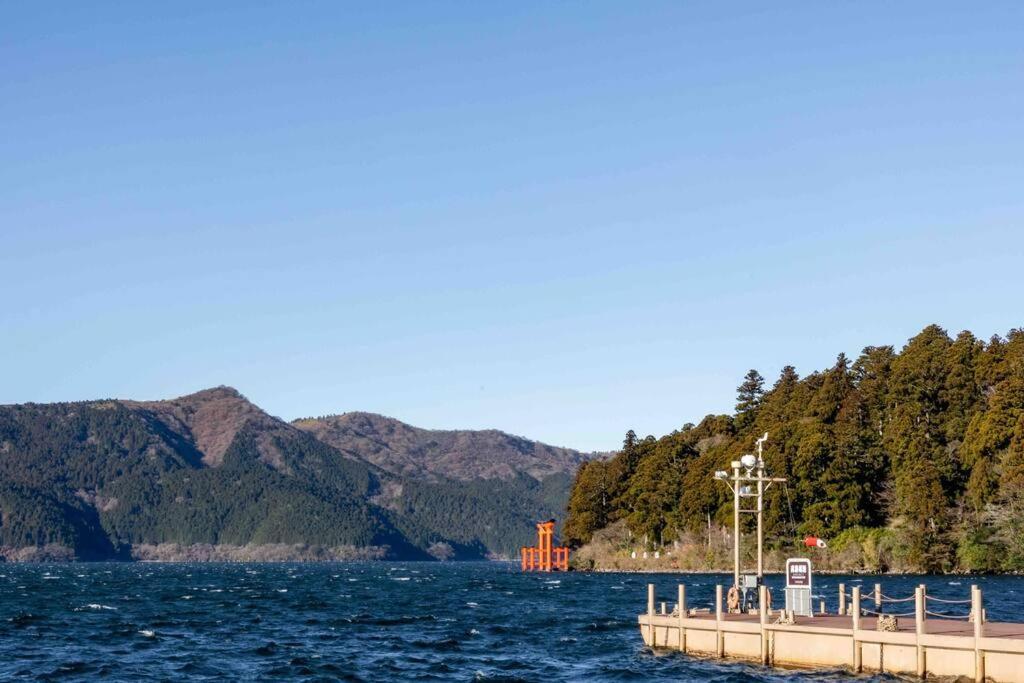 Modan a Oabya 箱根 神社 参拝 や 駅伝 観戦 芦ノ湖 箱根 観光 に 最適 a 花火 が Miea 海賊 船 Combini 徒歩 圏 101 Exterior photo